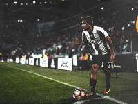 开云官网-佩德里冠军级表现闪耀友谊赛，尼日利亚对阵马里见证新星崛起