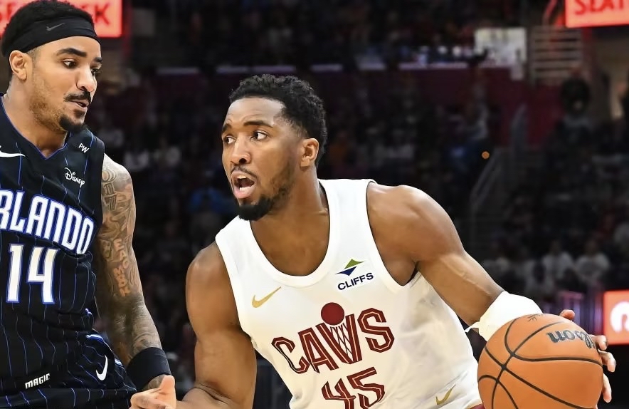 魔术队主场比赛中惊险逆转对手