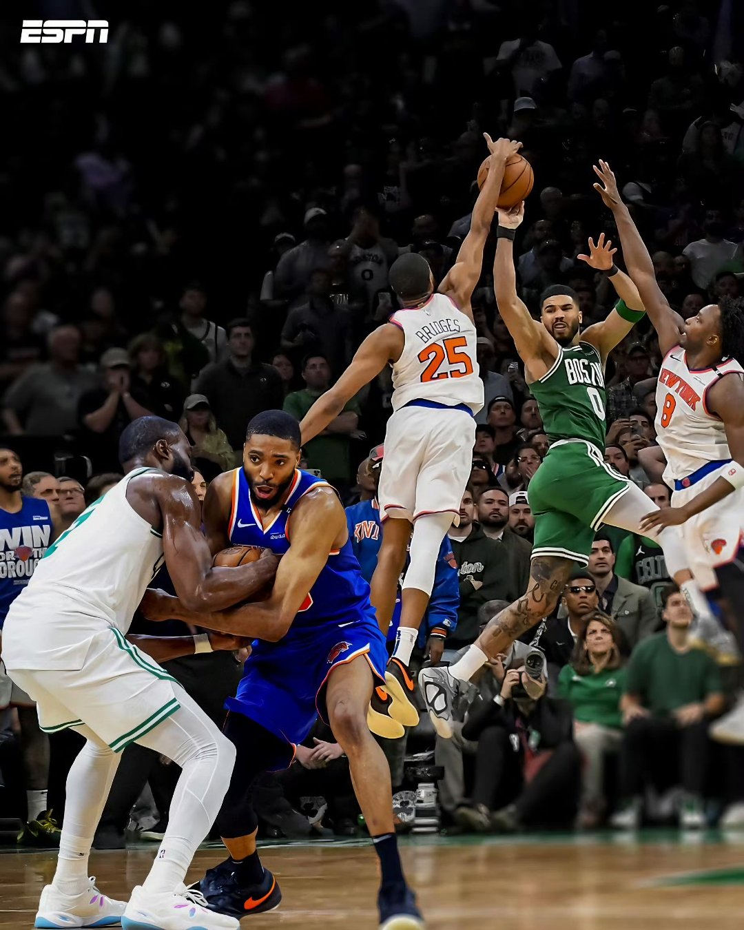 包含凯尔特人队在客场比赛中惊险获胜的词条