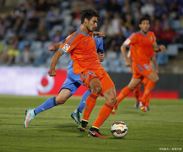 巴伦西亚走出低谷，客场取得关键胜利