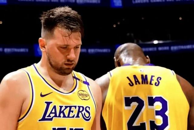 深圳队逆转雷霆，东契奇状态火热的简单介绍