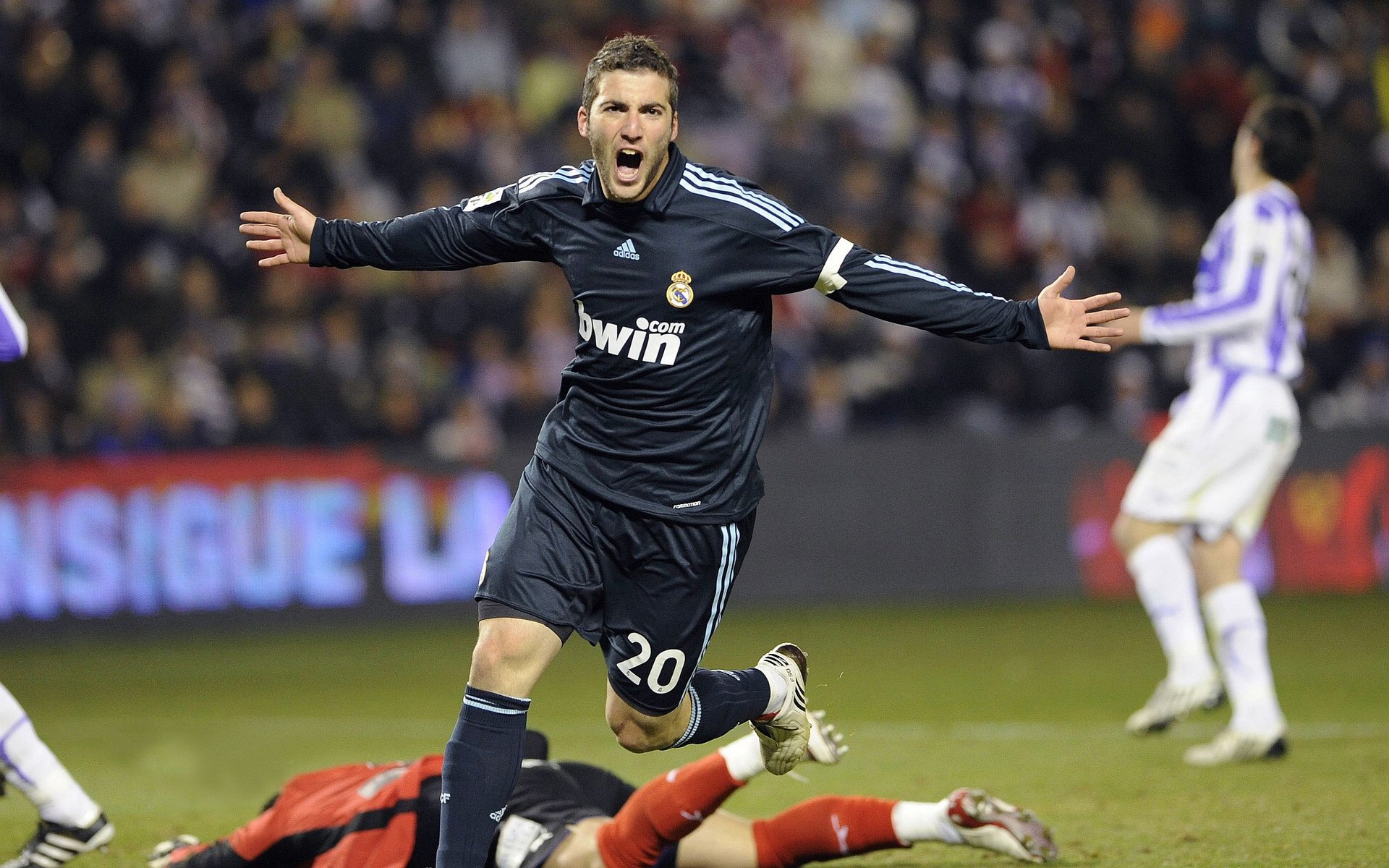 世界杯之夜，爱德华兹的节奏魔法