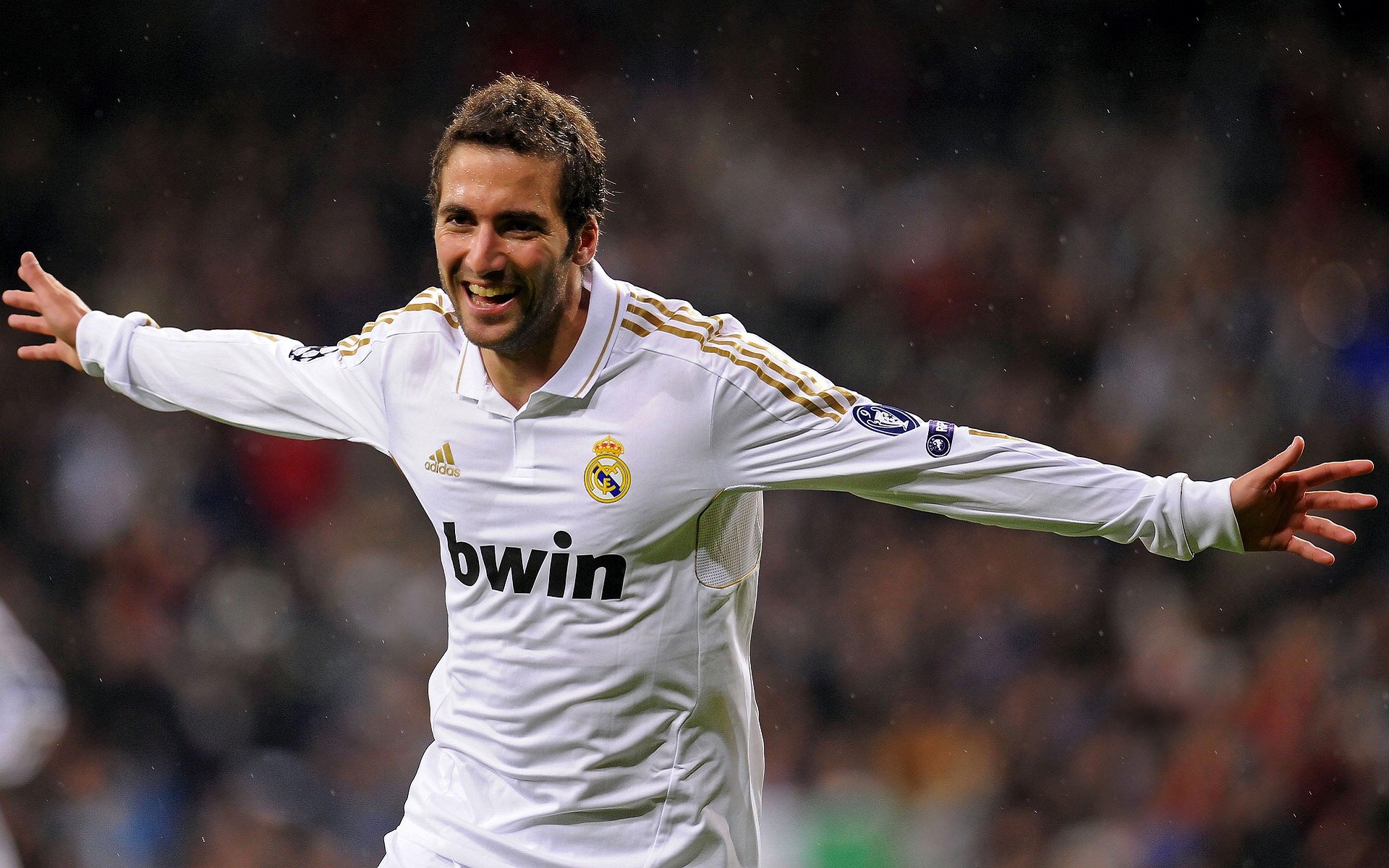 奥亚尔萨瓦尔关键节点连续得分,亚特兰大对阵马德里竞技的战术转折点